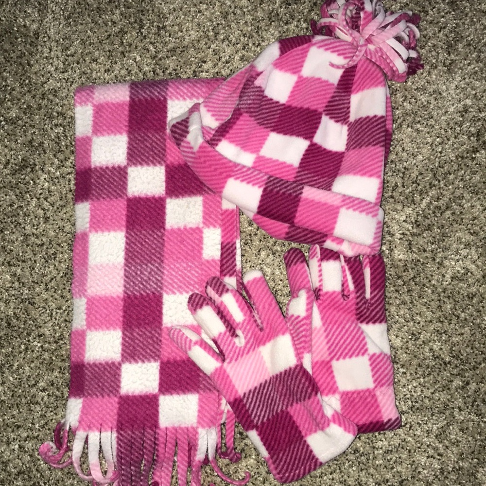 Winter Set: Scarf, hat, and gloves